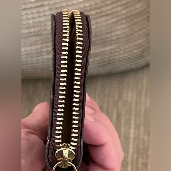 Authentic LOUIS VUITTON Limited Edition Monogram Complice Trunks Key Cles Coin - Picture 6 of 12